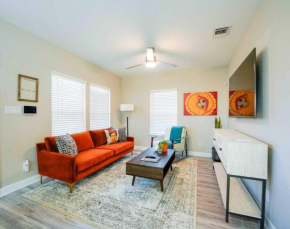Casa Fiesta-2bed/2bath 1100 sq ft urban stunner